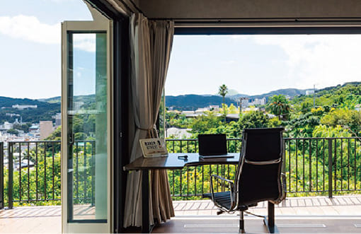 壁いっぱいに広がる大開口窓